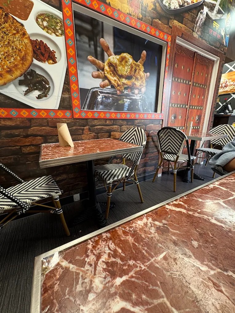 Chache Da Dhaba dining area