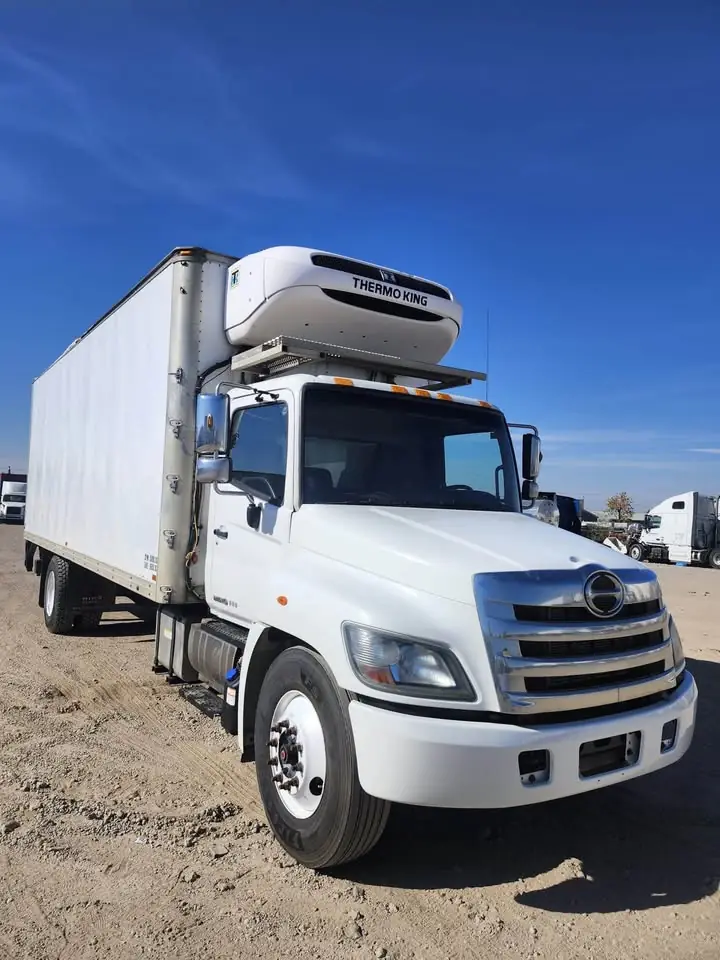 2016 Hino 308 24FT Reefer Truck