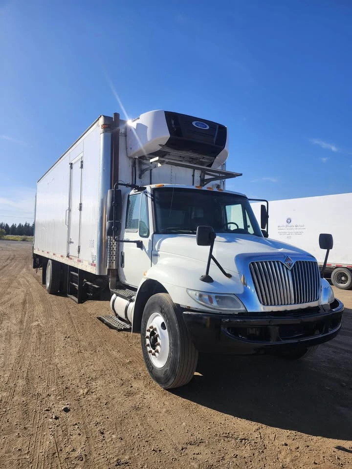 2008 International 4300 26FT Reefer Truck