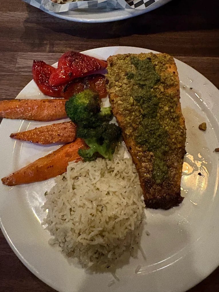 Crusted salmon with vegetables
